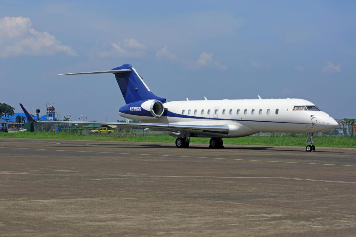 private jet charter flights