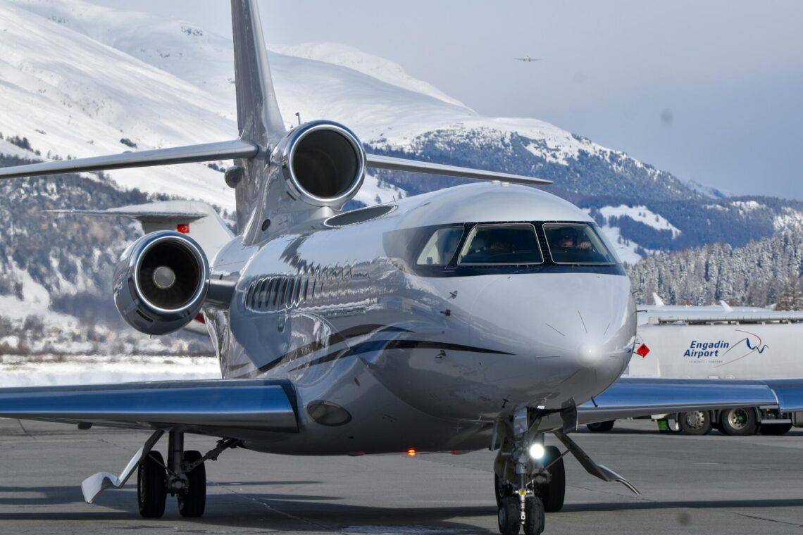 falcon business jet
