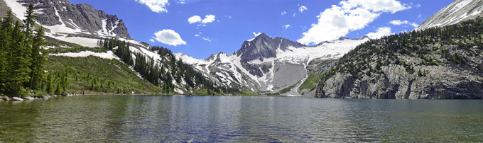 Panoramic view of the gorgeous scenery in Colorado.