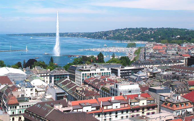  The city of Geneva, the Leman Lake and the Water